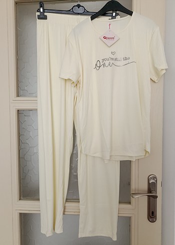 Sarı ısa Kollu Mini Kadın Pijama Takımı