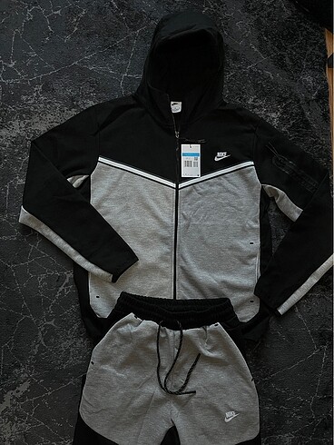 Nike Tech Fleece