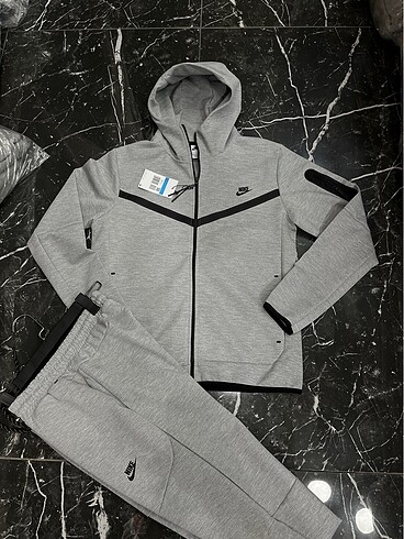 Nike Tech Fleece