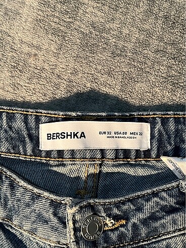 xs Beden mavi Renk Bershka bermuda şort