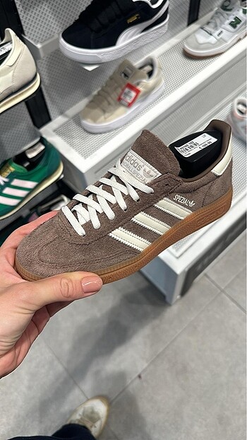 Adidasa Handball Spezial Sold Out Renk!