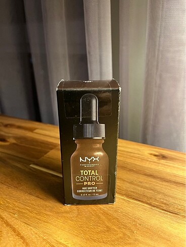 Nyx Fondöten Renk Ayarlayıcı