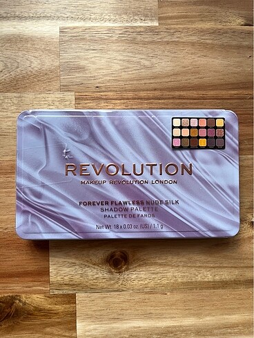 Revolution Silk Nude Far Paleti