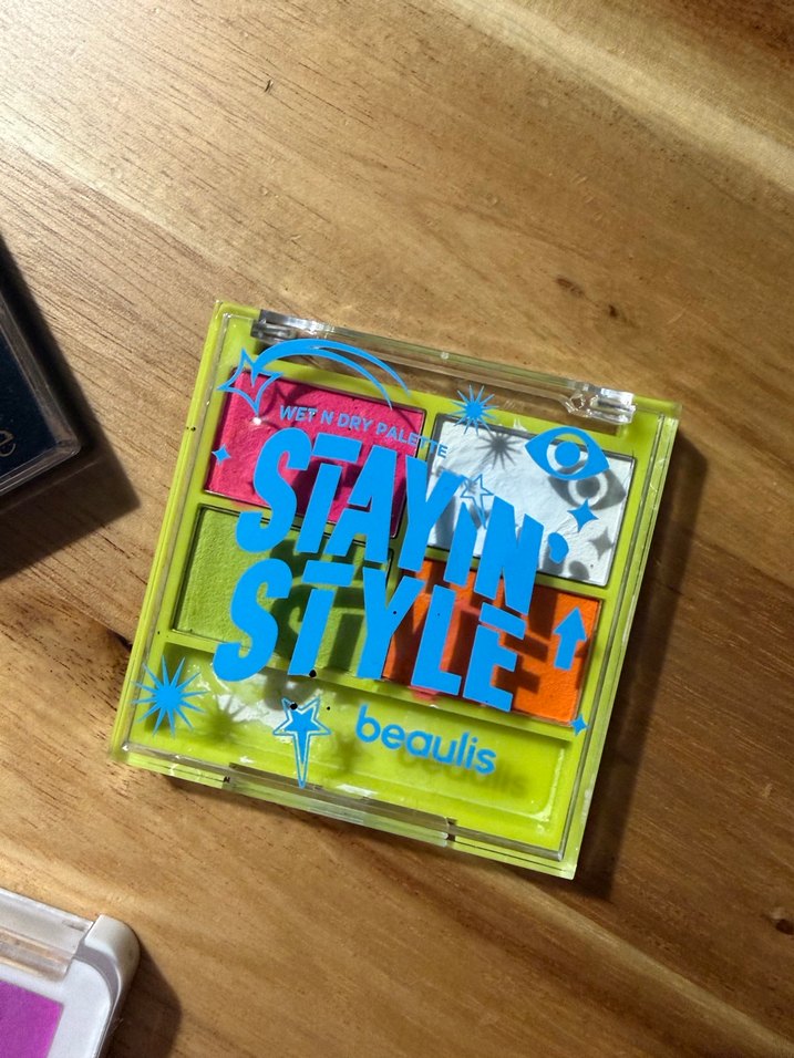 Çok Renkli Canlı Far Paletleri - Görsel 4