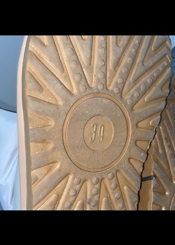 Gri Bant Detaylı Beyaz Kadın Dolgu Topuk Bot - Görsel 4