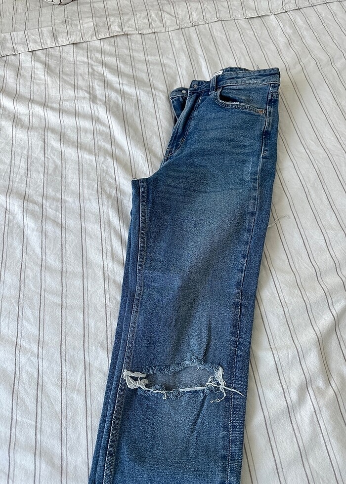 Stradivarius yırtık jean - Görsel 4