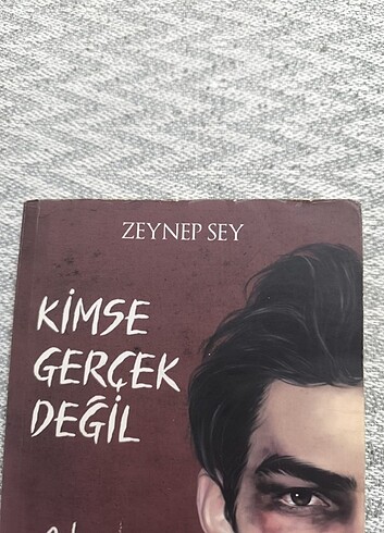 KIMSE GERÇEK DEĞİL - ZEYNEP SEY