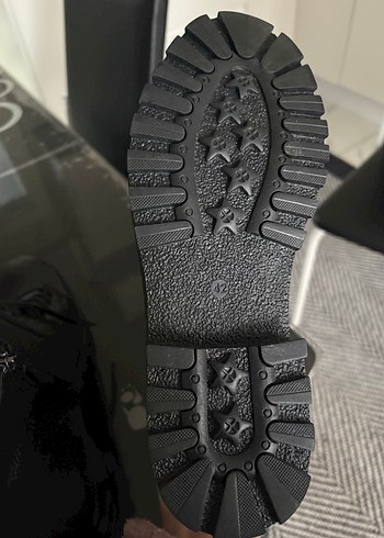 Siyah Bağcıklı Erkek Goth Bot - Görsel 3