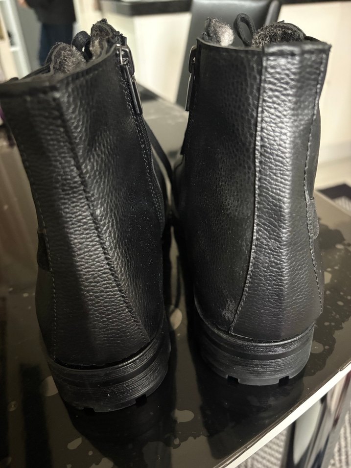 Siyah Bağcıklı Erkek Goth Bot - Görsel 2