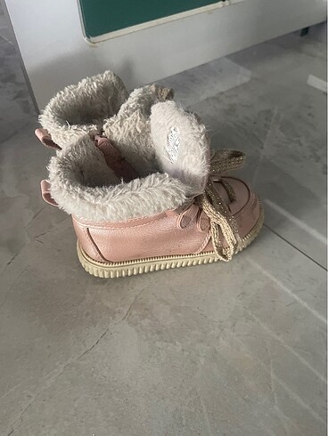 LC Waikiki Kız çocuk bot
