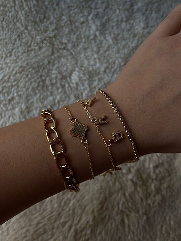Harf charm bileklik