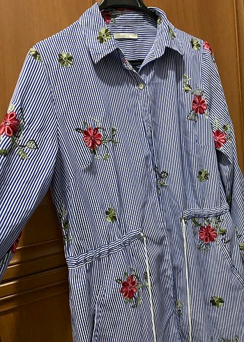 Çiçek İşlemeli Mavi Uzun Kollu Gömlek - Görsel 2