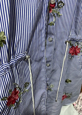 Çiçek İşlemeli Mavi Uzun Kollu Gömlek - Görsel 3