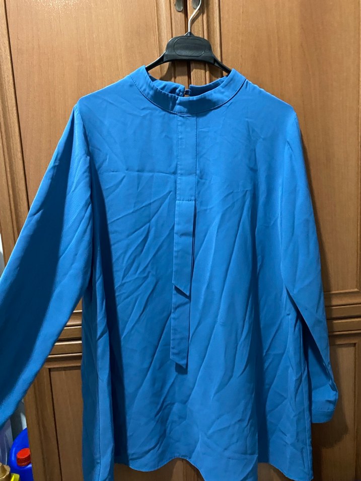 Düğmeli Mavi Kadın Tunik, Uzun Kollu, Yüksek Yaka - Görsel 3