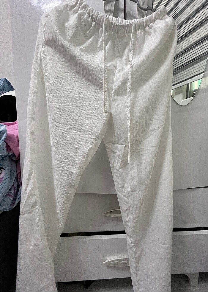 Beyaz alt kadın - Görsel 4