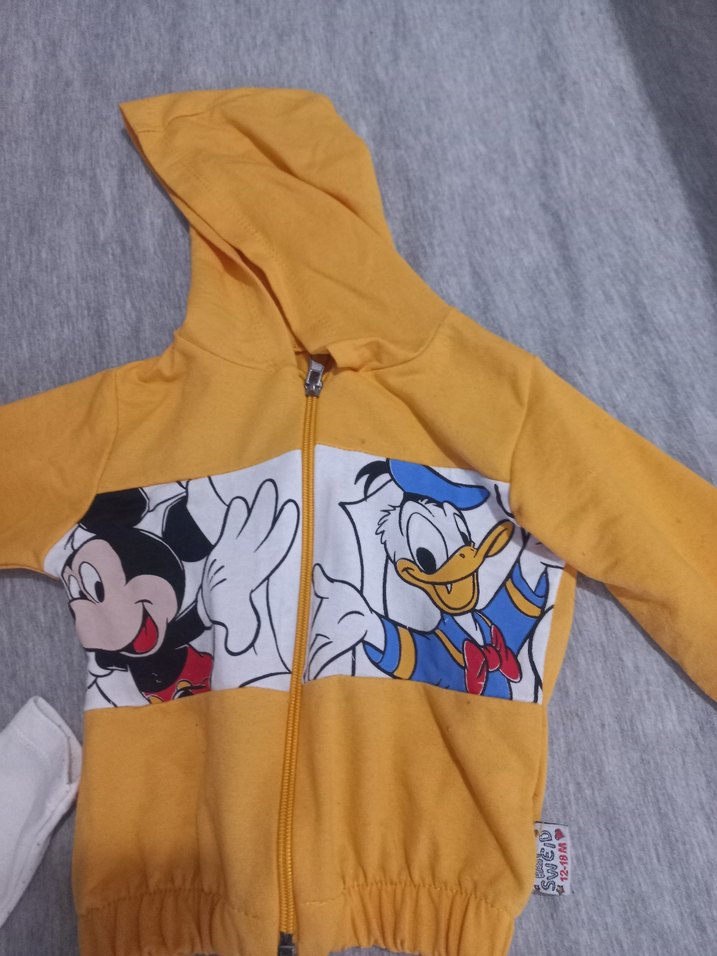 Renkli Baskılı Kapüşonlu Bebek Takımı - Görsel 2