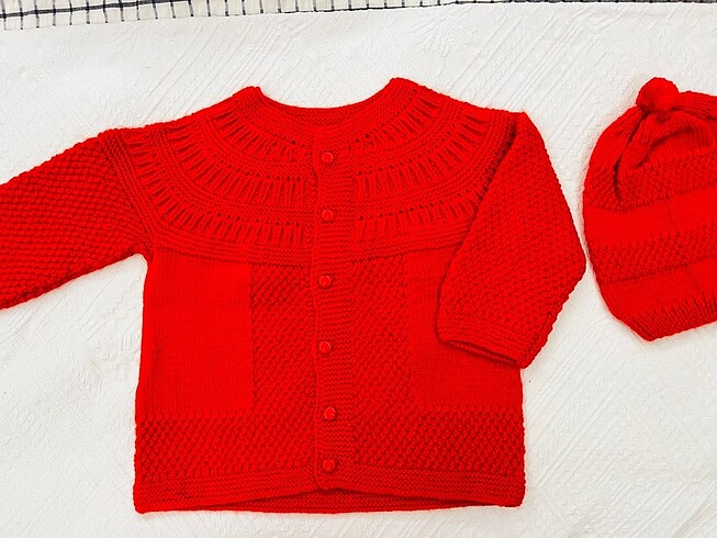 HelloBaby Kırmızı bebek hırkası ve şapkası