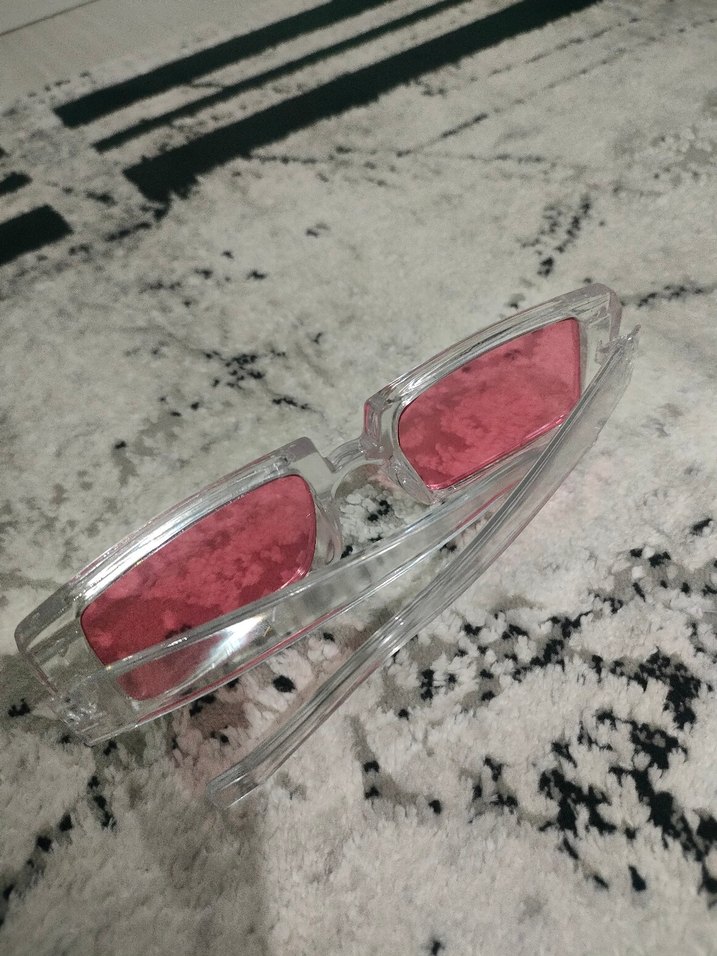 Şeffaf Çerçeveli Pembe Camlı Kadın Gözlüğü - Görsel 2