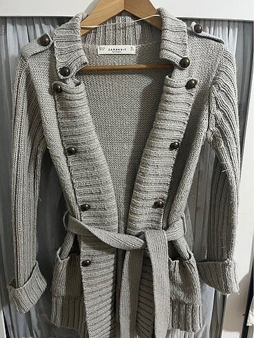 Zara Kadin Hirka