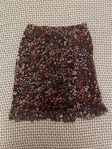 Çiçekli fırfırlı mini etek