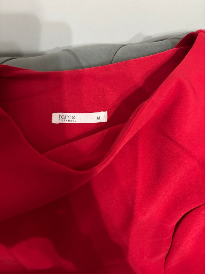 Kırmızı kare Yaka Kolsuz  özel gün Elbisesi - Görsel 3