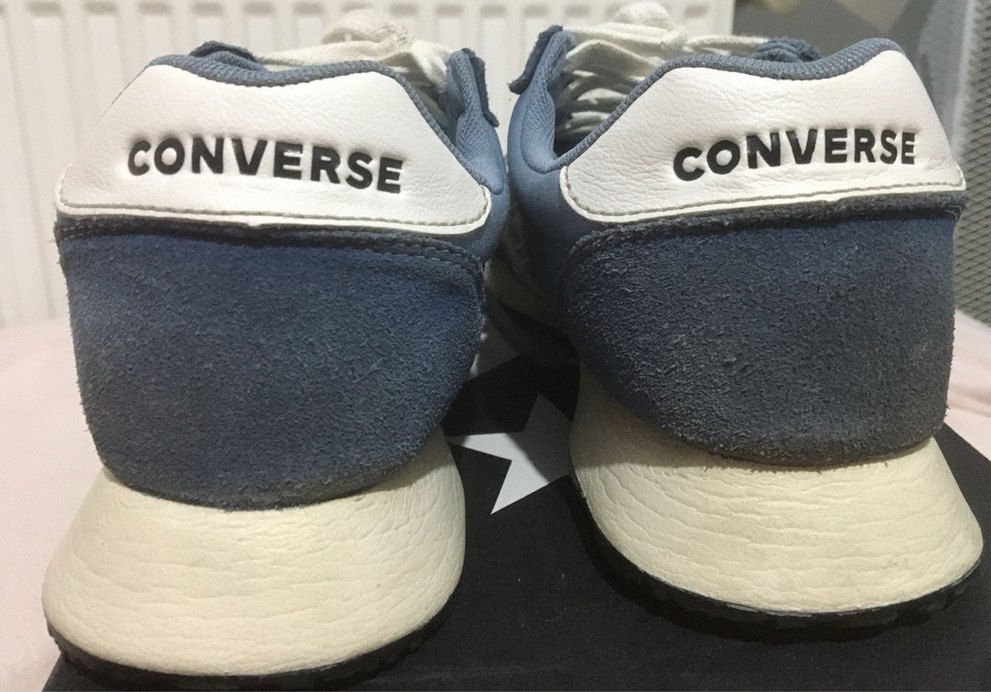 Mavi Converse Spor Ayakkabı - Konforlu ve Şık - Görsel 4