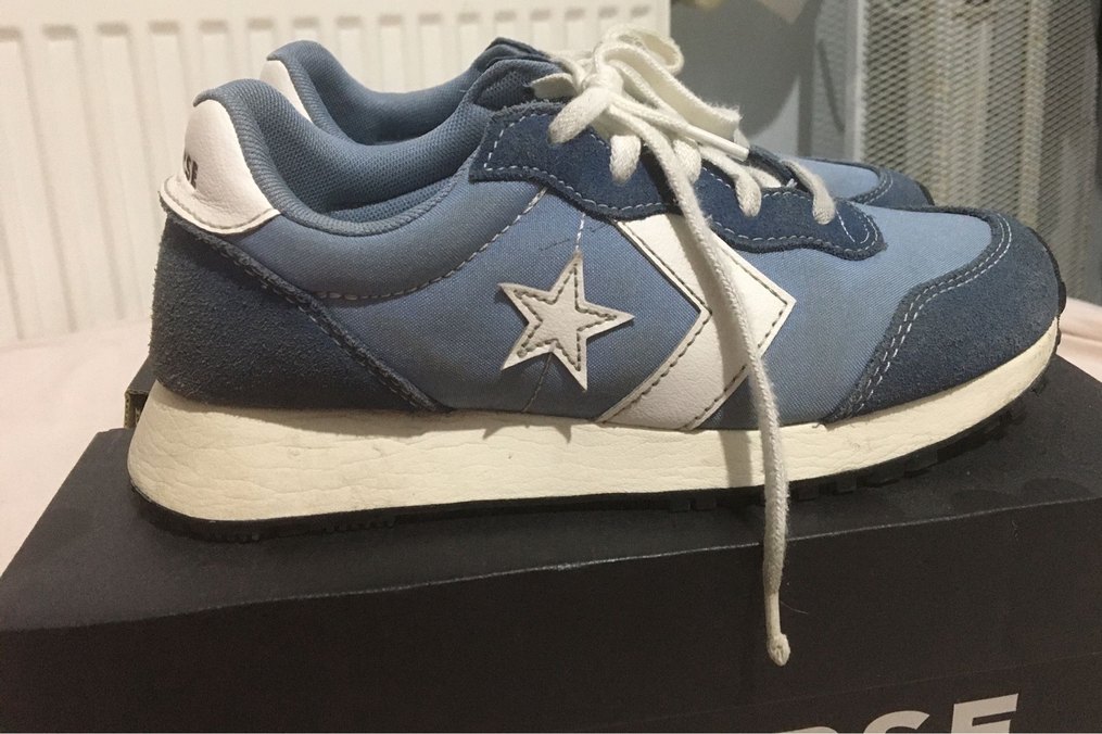 Mavi Converse Spor Ayakkabı - Konforlu ve Şık - Görsel 3