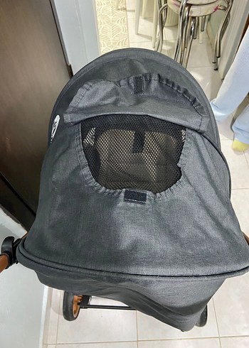 9- 36 kg Beden gri Renk Bej Bebek Arabası Siyah Detaylı