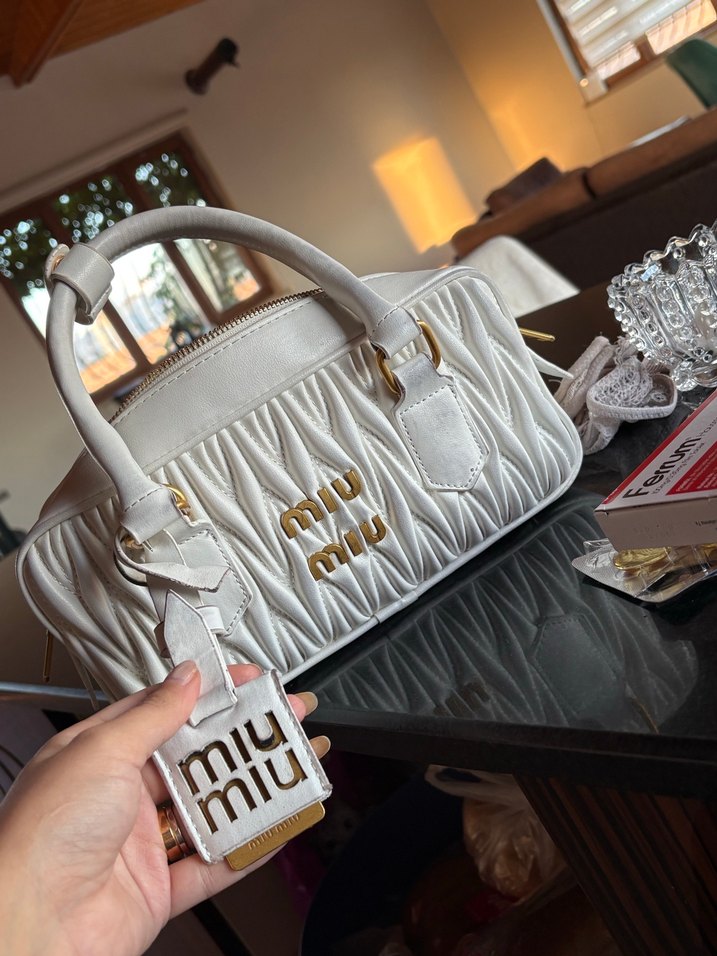 Beyaz Deri Miu Miu Kadın Çanta - Görsel 2