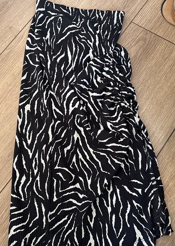 Zebra Desenli Pilili Siyah Uzun Etek