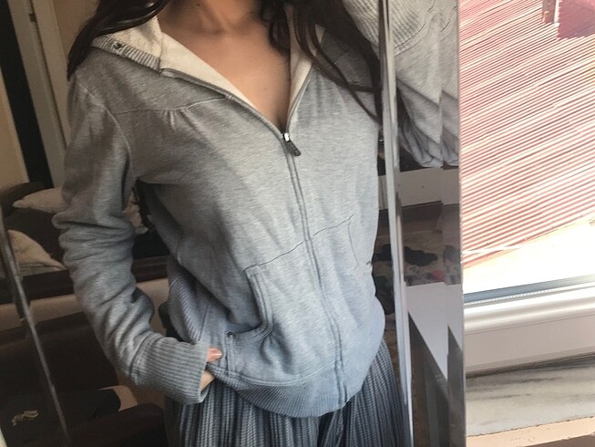 m Beden Gri sweatshirt