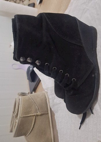 Siyah Süet Bağcıklı Dolgu Topuk Bot - Görsel 2