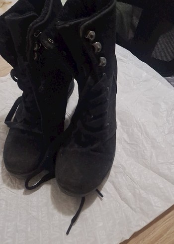 Siyah Süet Bağcıklı Dolgu Topuk Bot - Görsel 3