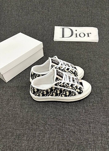 Dior CHRİSTİAN DİOR KADIN AYAKKABI A KALİTE HARİKA BİR ÜRÜN EN ÇOK SA