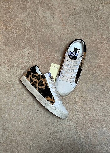 GOLDEN GOOSE DELUXE FULLLEOPAR 37 NUMARA