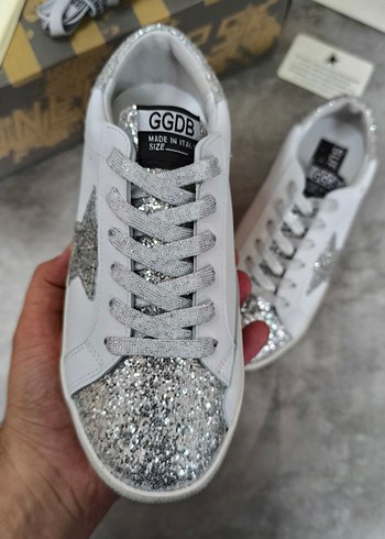 Golden Goose Deluxe ürünü