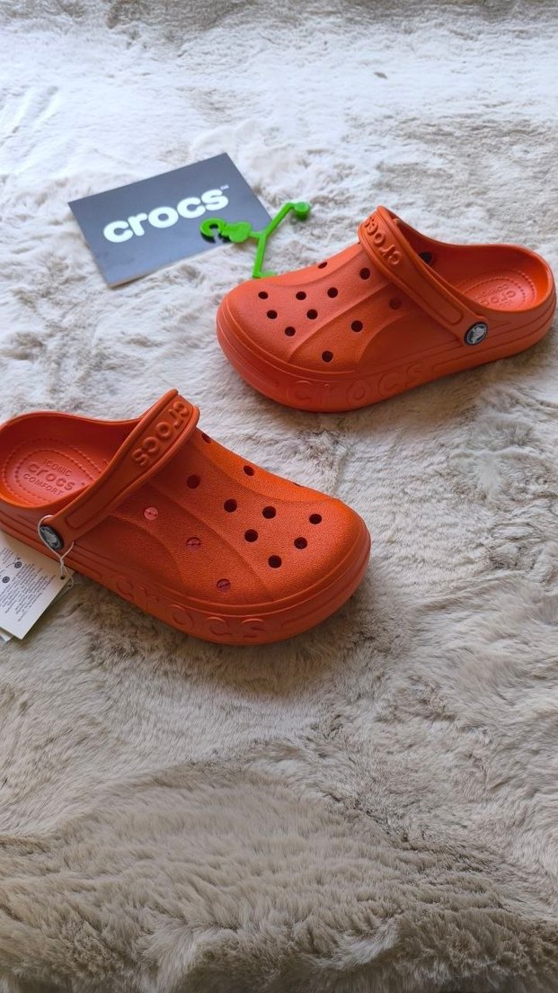 Canlı Turuncu Crocs Rahat ve Şık Sandalet — görsel 4/8