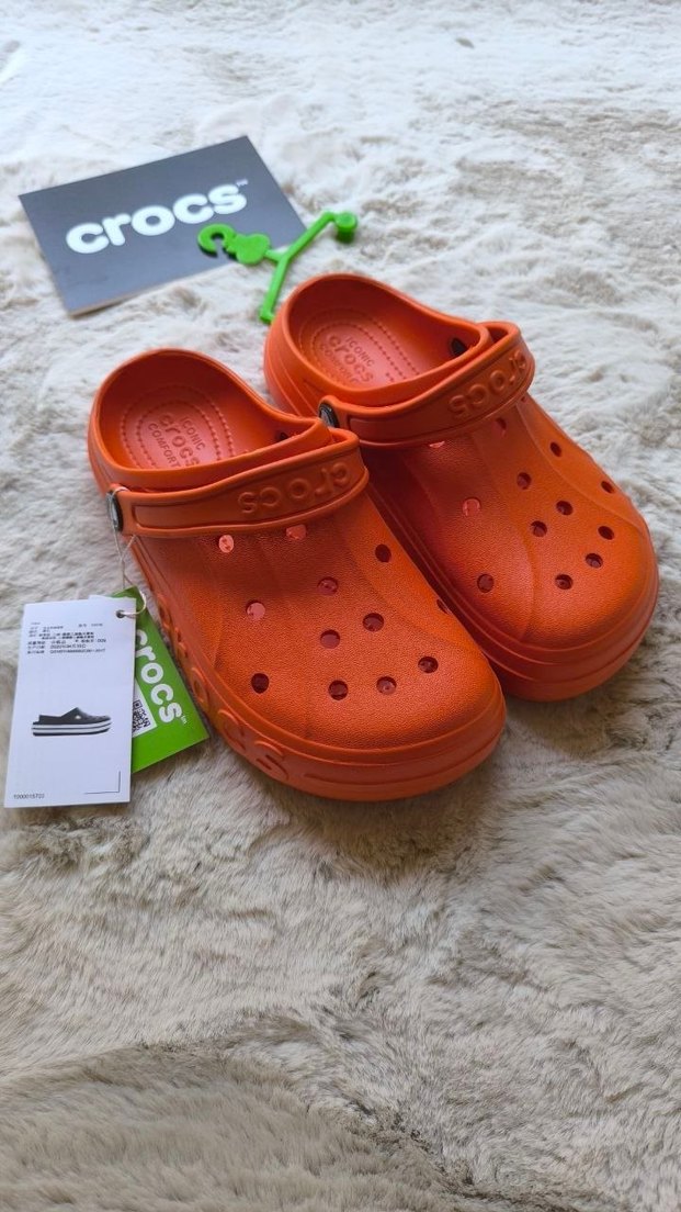 Canlı Turuncu Crocs Rahat ve Şık Sandalet — görsel 6/8