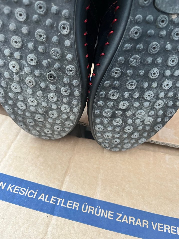 Kırmızı Bağcıklı Siyah Erkek Ayakkabı - Görsel 5