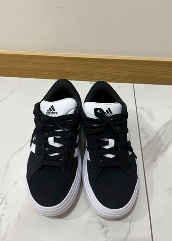 Adidas Core Black Beyaz Spor Ayakkabı - Görsel 4