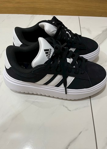 Adidas Core Black Beyaz Spor Ayakkabı - Görsel 5