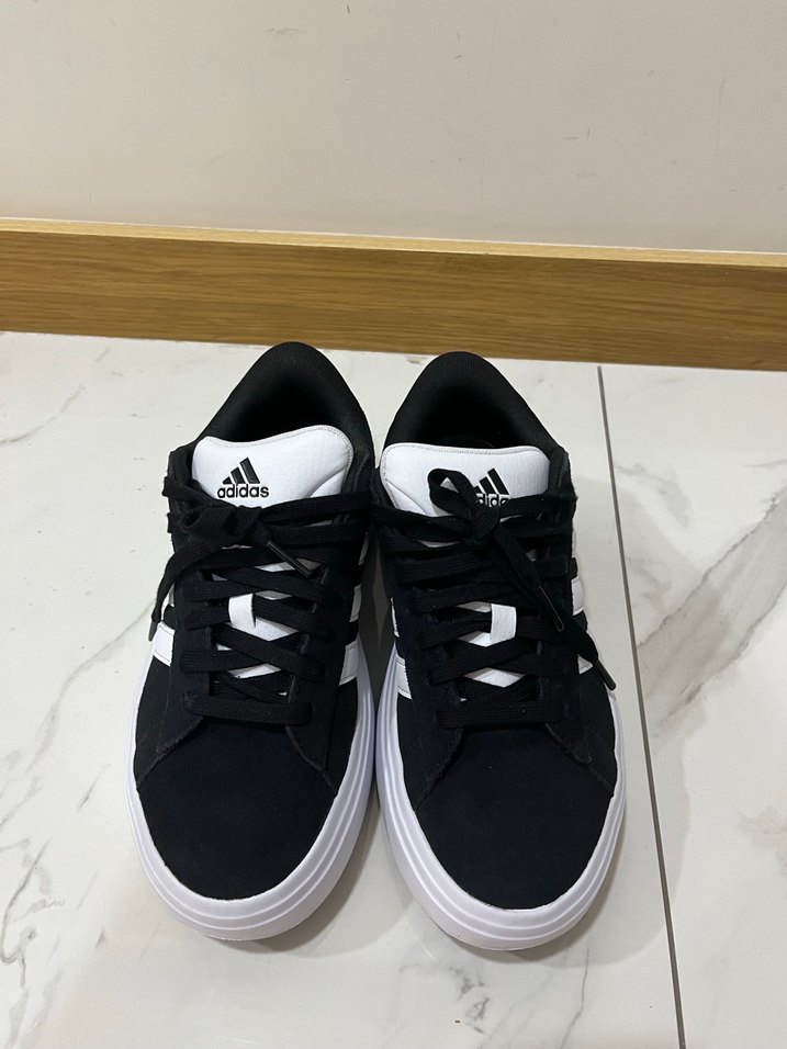 Adidas Core Black Beyaz Spor Ayakkabı - Görsel 4