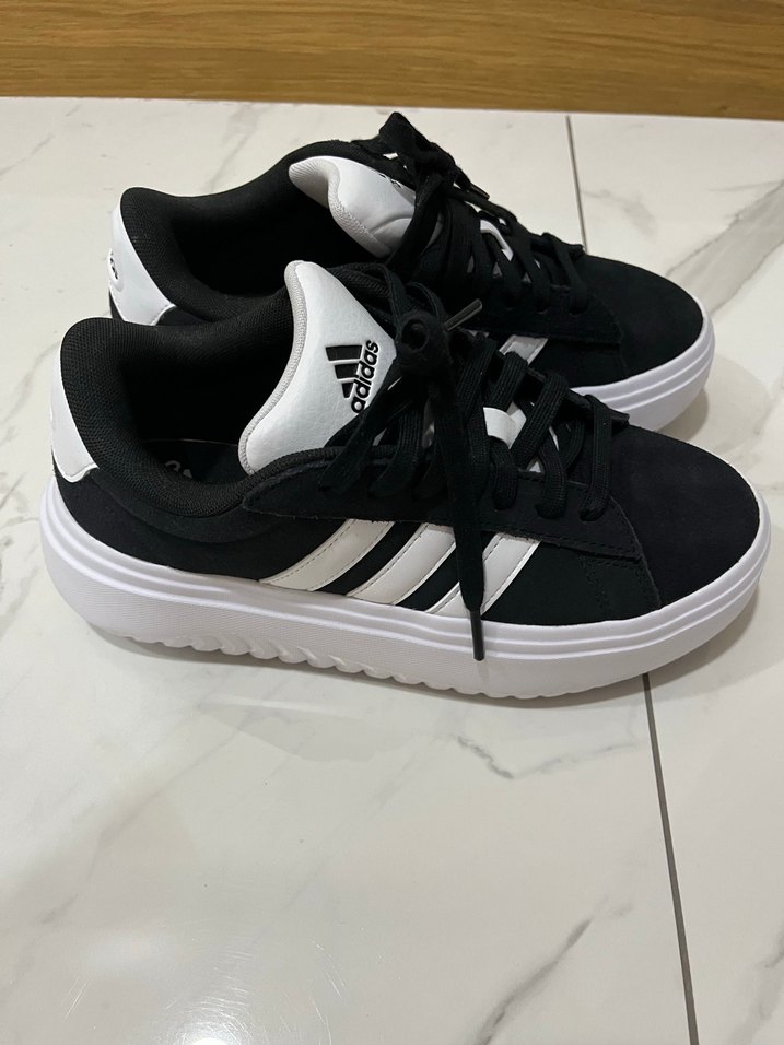 Adidas Core Black Beyaz Spor Ayakkabı - Görsel 5