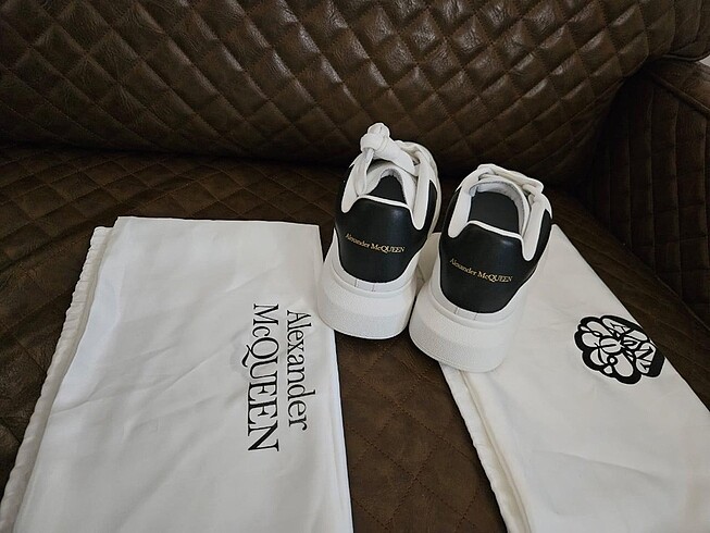 Alexander McQUEEN