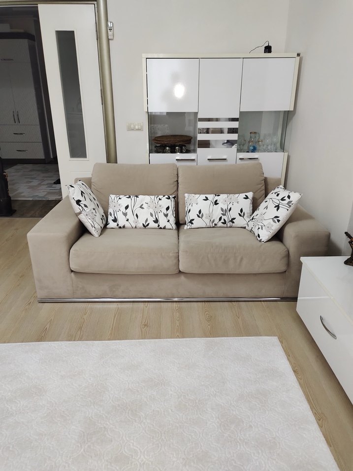 Koltuk takımı- yemek masası - vitrin - Görsel 2