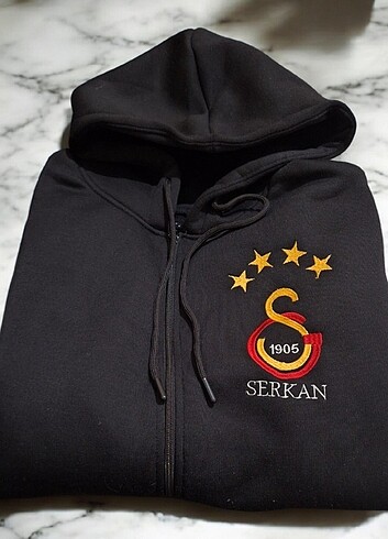Galatasaray logosu nakışlı isme özel sweatshirt  - Görsel 2