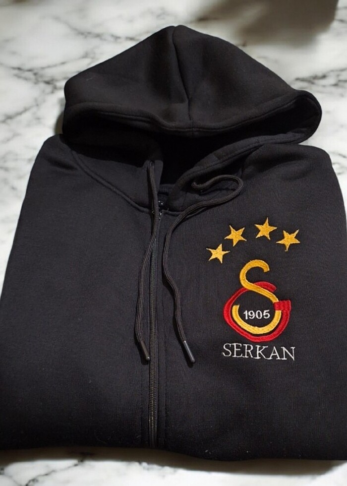 Galatasaray logosu nakışlı isme özel sweatshirt  - Görsel 2