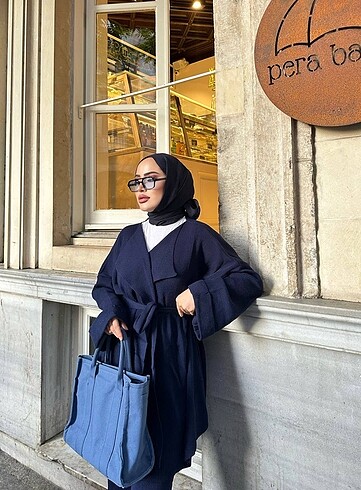 Diğer Liona kuşaklı takım