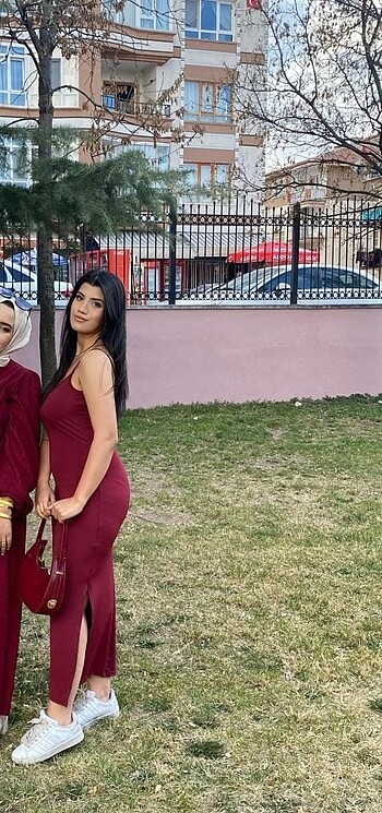 Yırtmaçlı krep kumaş elbise