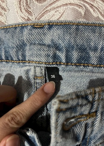 36 Beden mavi Renk TrendyolMilla Mavi Kadın Bol Kesim Jean